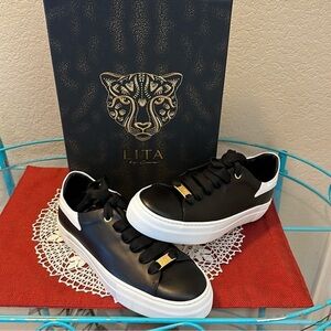 Nwt Lita Black and White Sneakers. Italian leather. Size 5